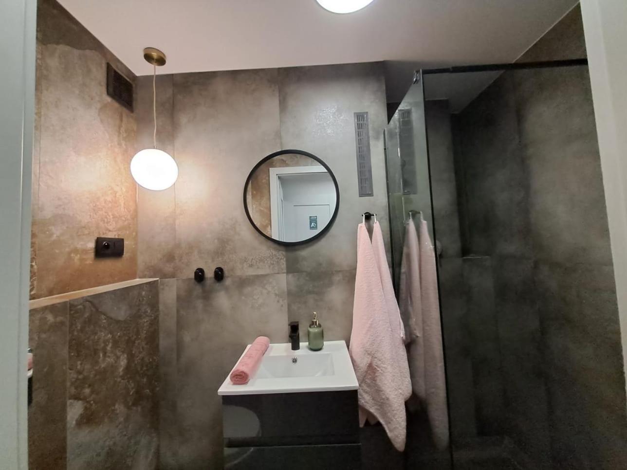 Dk Hotelove Apartment *